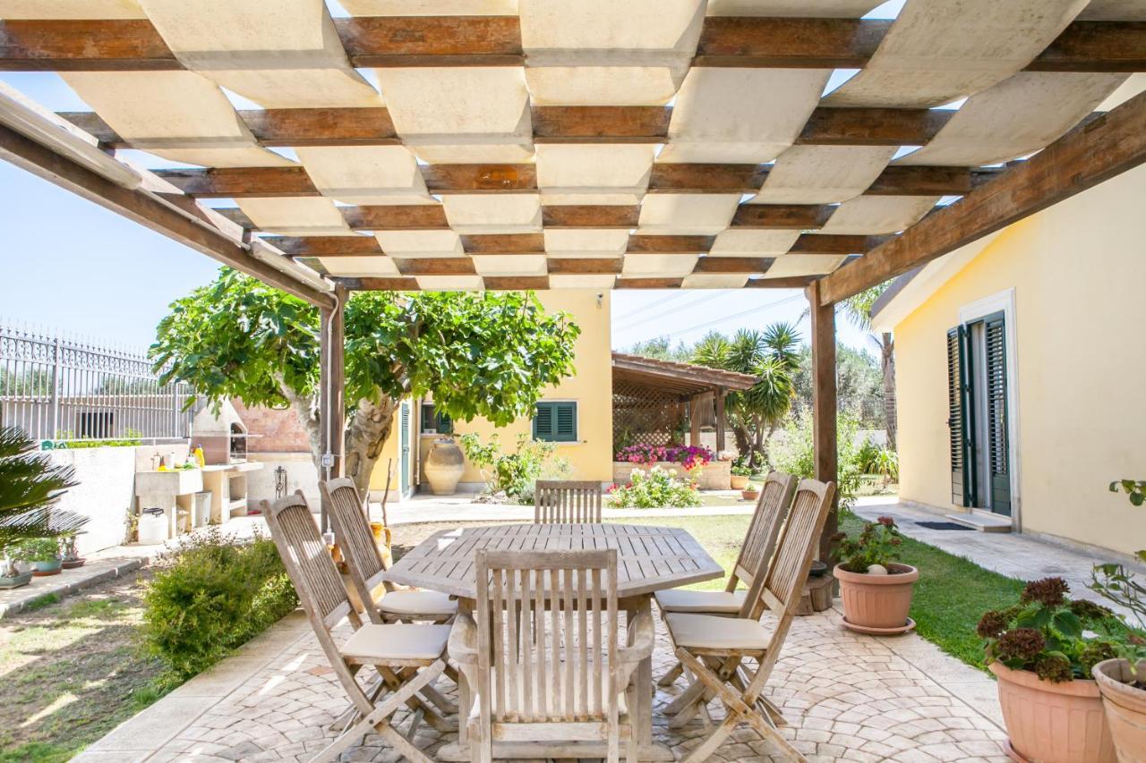 B&B I Tre Ulivi Salice Salentino Buitenkant foto