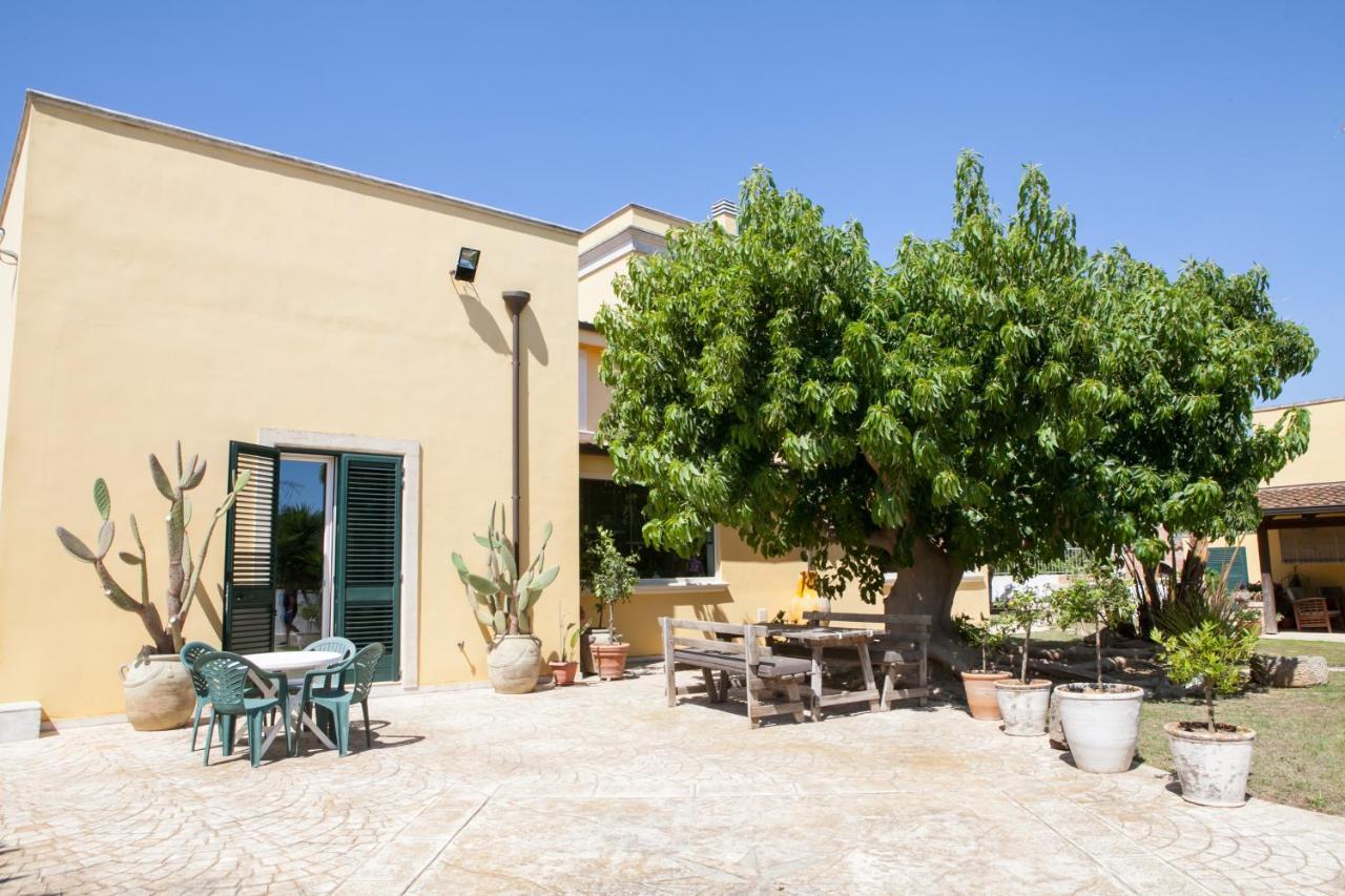 B&B I Tre Ulivi Salice Salentino Buitenkant foto